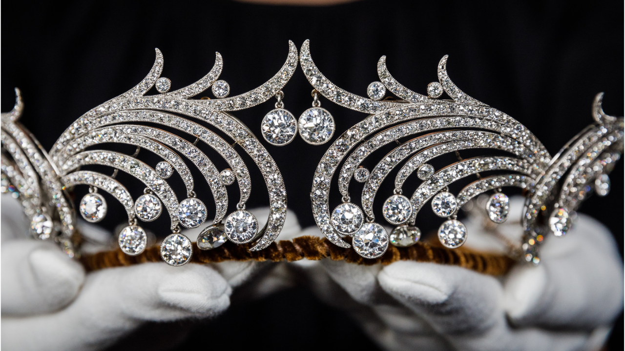 Crown Tiaras: A Symbol of Royalty and Elegance